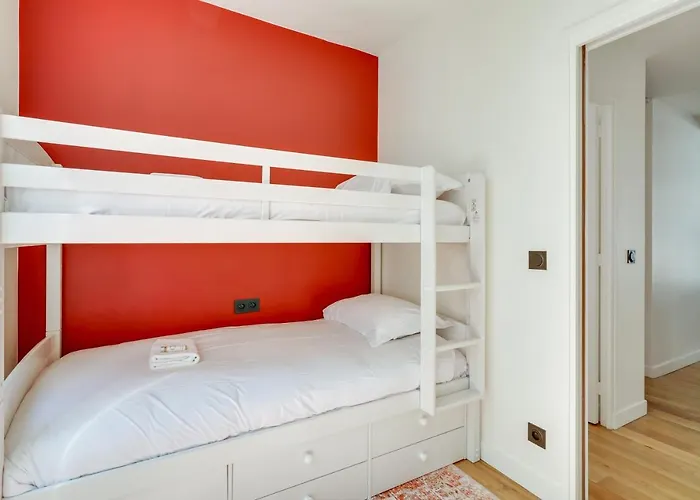 Beautiful For 8 People Apartment Paris